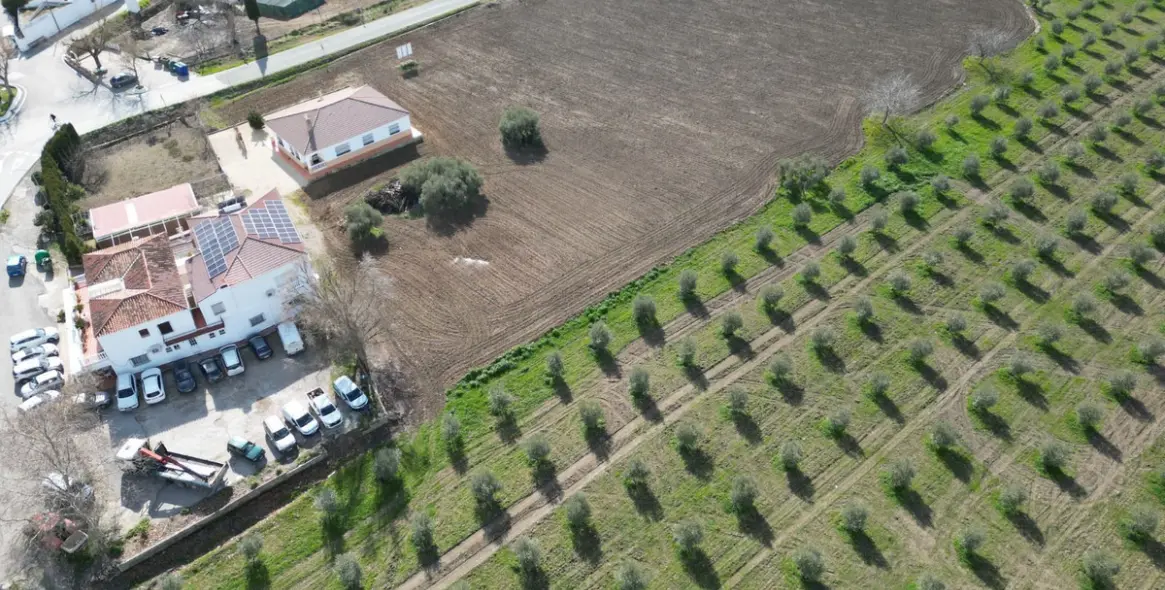 Venta de parcela residencial en Cuevas del Becerro 23