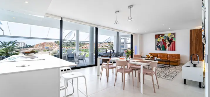 Продажа апартаментов на среднем этаже в Fuengirola 0