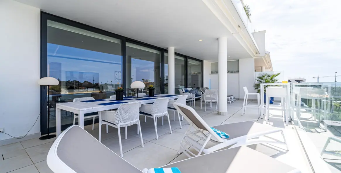 Sale of middle floor apartment in Fuengirola 22