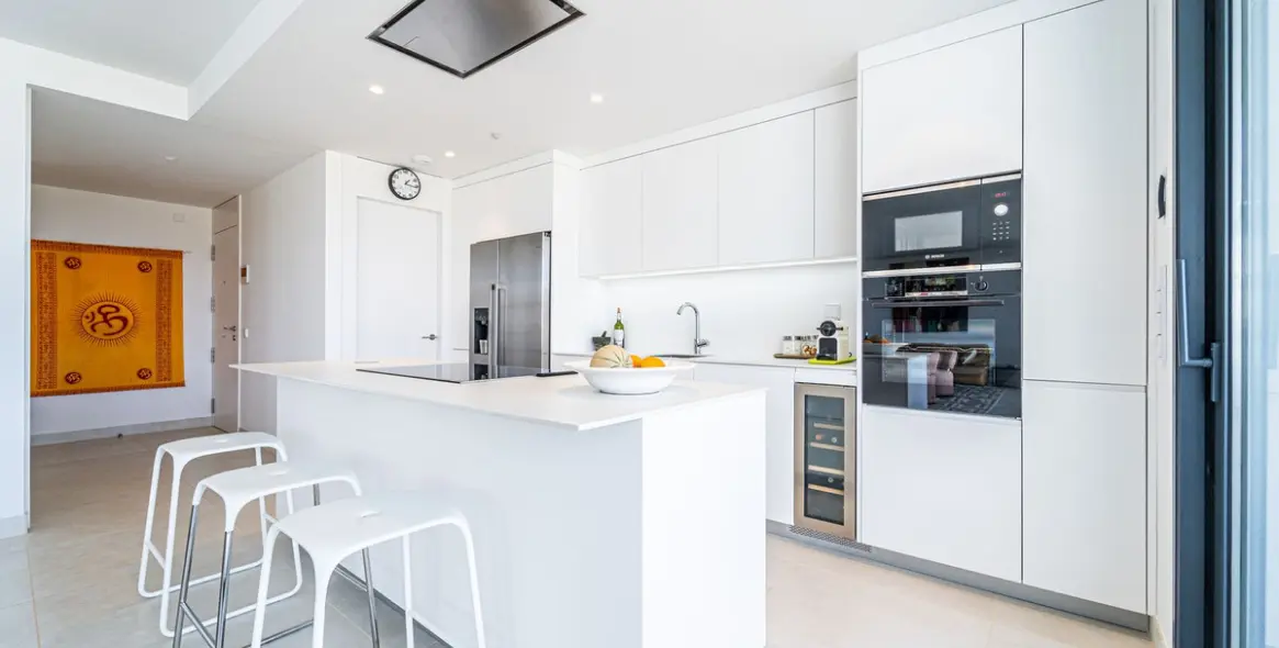 Sale of middle floor apartment in Fuengirola 24