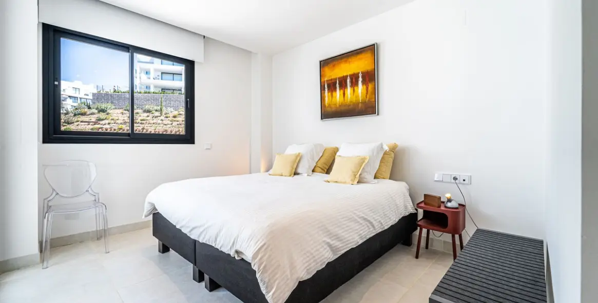 Sale of middle floor apartment in Fuengirola 25