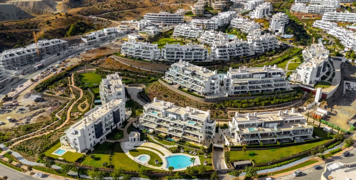 Sale of middle floor apartment in Fuengirola 30