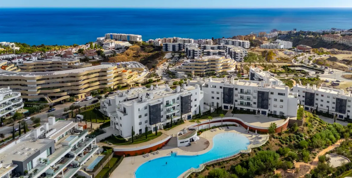 Sale of middle floor apartment in Fuengirola 33