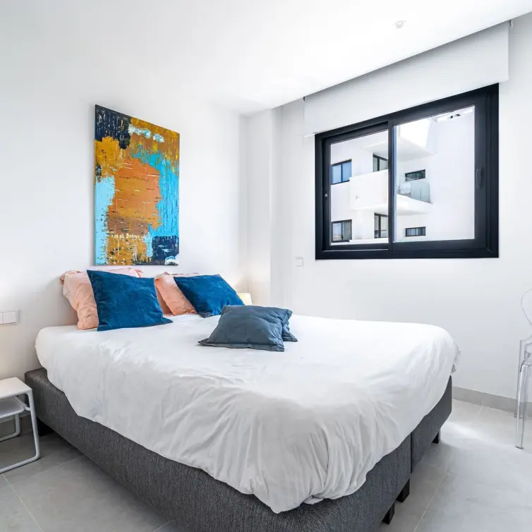 Sale of middle floor apartment in Fuengirola