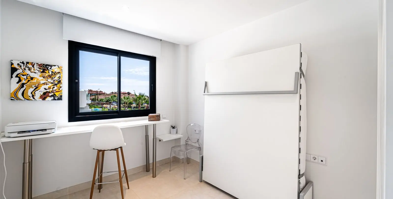 Sale of middle floor apartment in Fuengirola 10