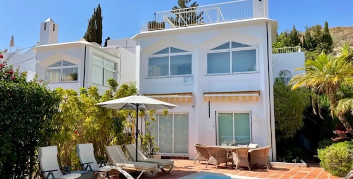 Sale of detached villa in Nerja 1