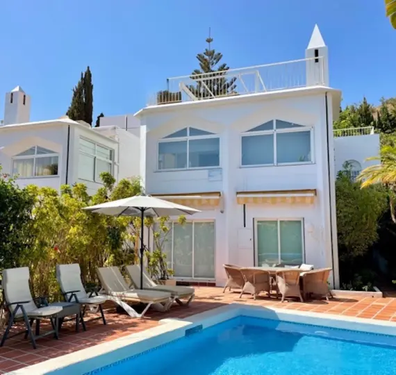 Sale of detached villa in Nerja