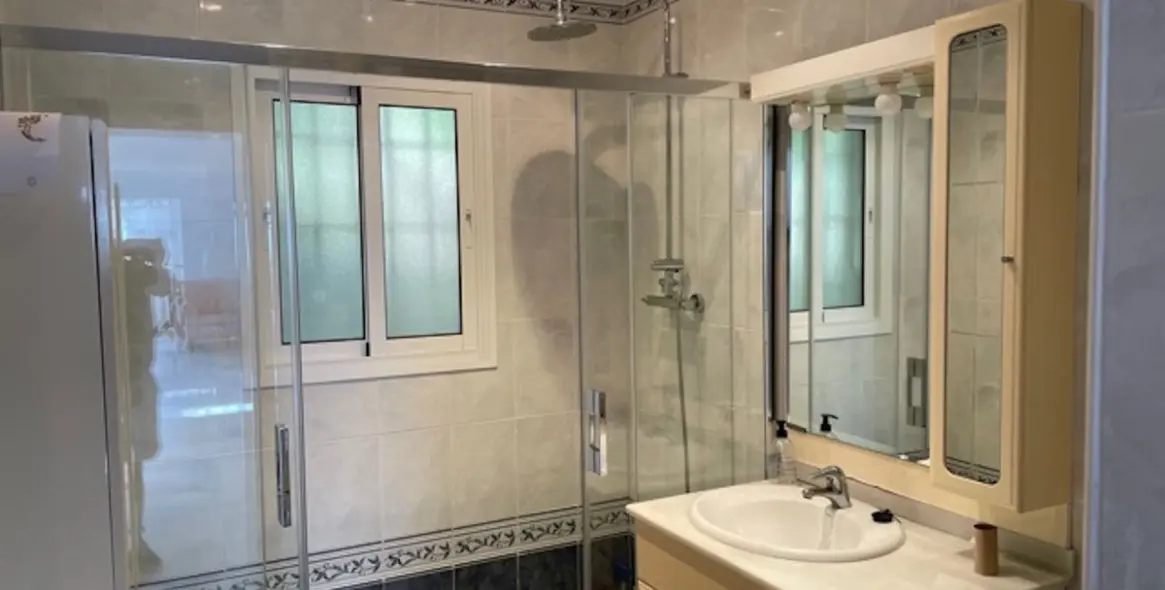 Sale of detached villa in Nerja 13