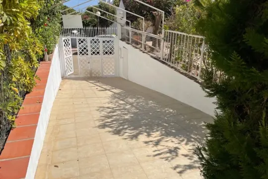 Image 4 thumb
