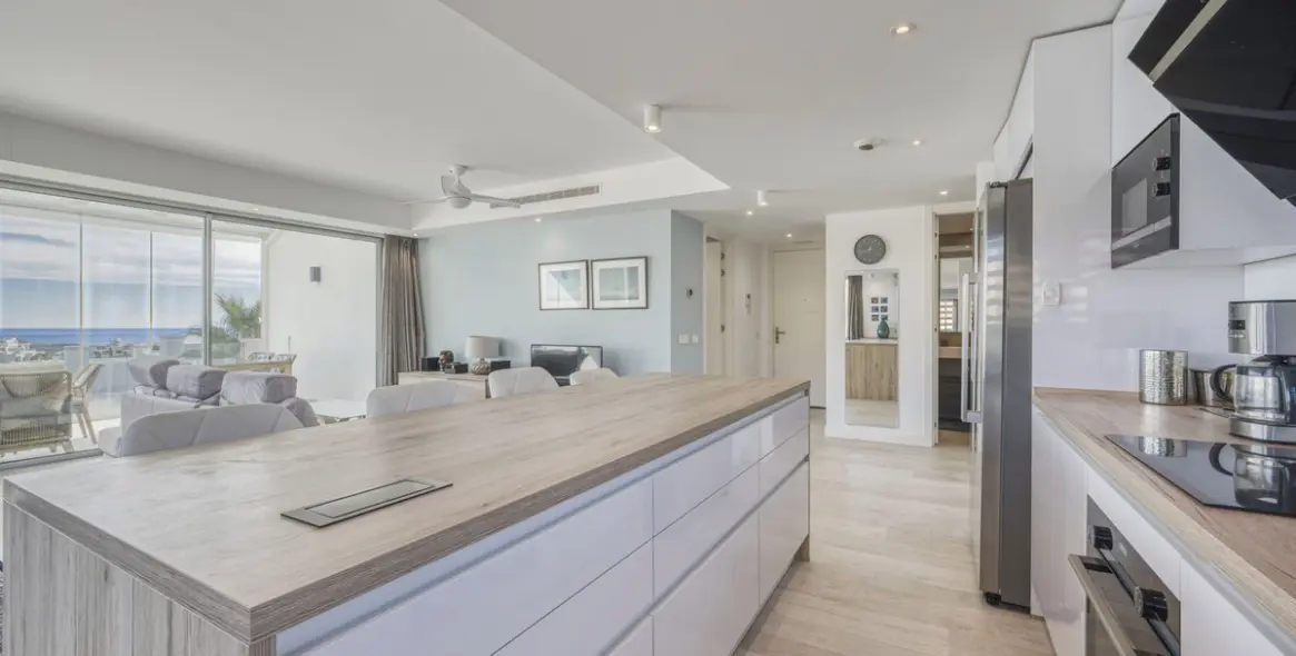 Sale of middle floor apartment in Estepona (district Estepona) 6