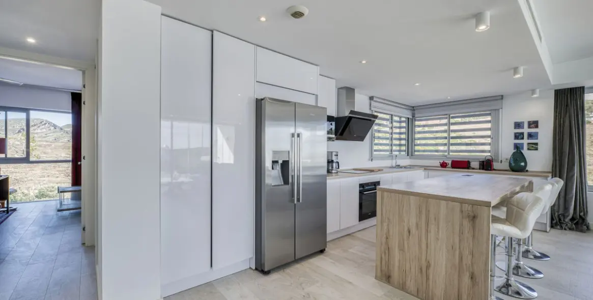 Sale of middle floor apartment in Estepona (district Estepona) 8