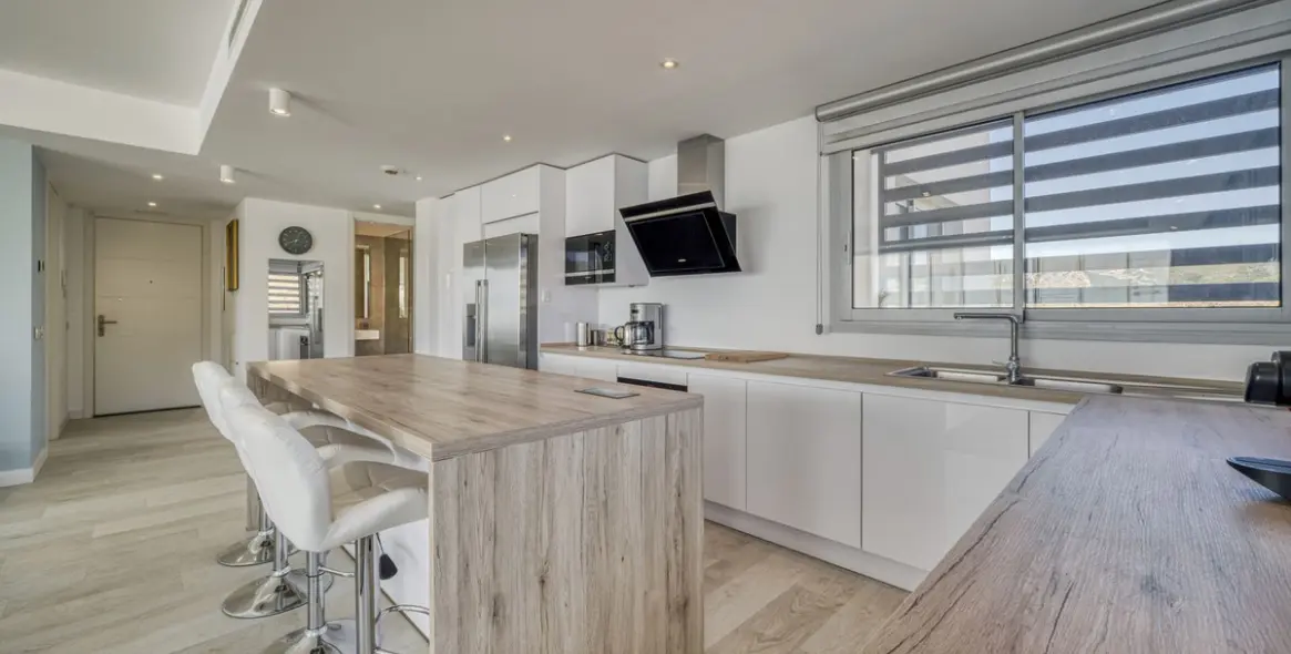 Sale of middle floor apartment in Estepona (district Estepona) 9