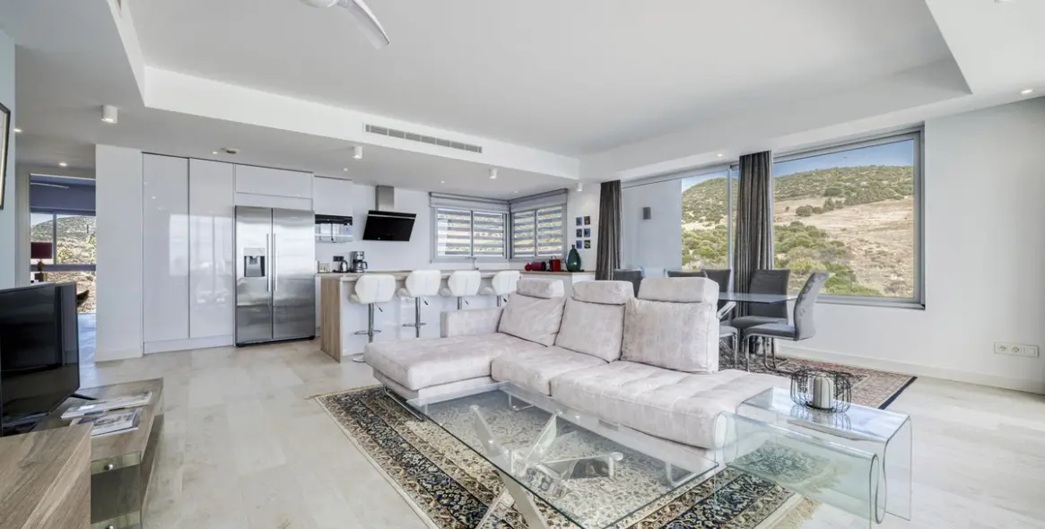 Sale of middle floor apartment in Estepona (district Estepona) 10