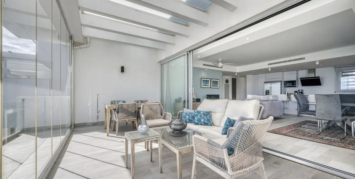 Продажа апартаментов на среднем этаже в Estepona 11