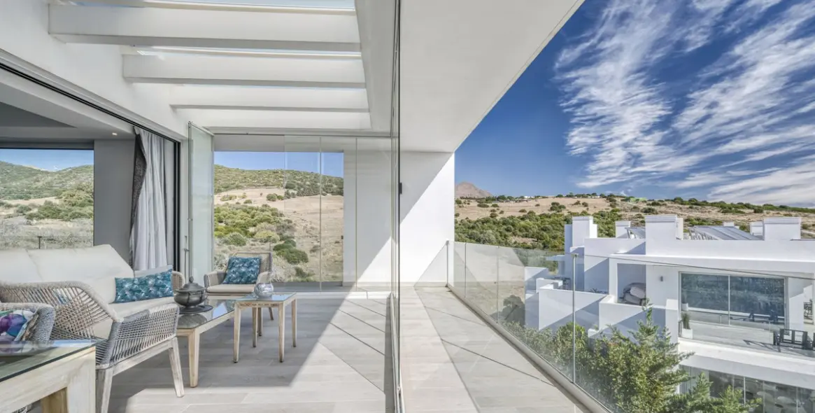 Продажа апартаментов на среднем этаже в Estepona 14