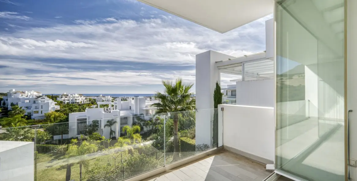 Продажа апартаментов на среднем этаже в Estepona 16