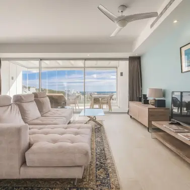 Venta de apartamento en planta media en Estepona