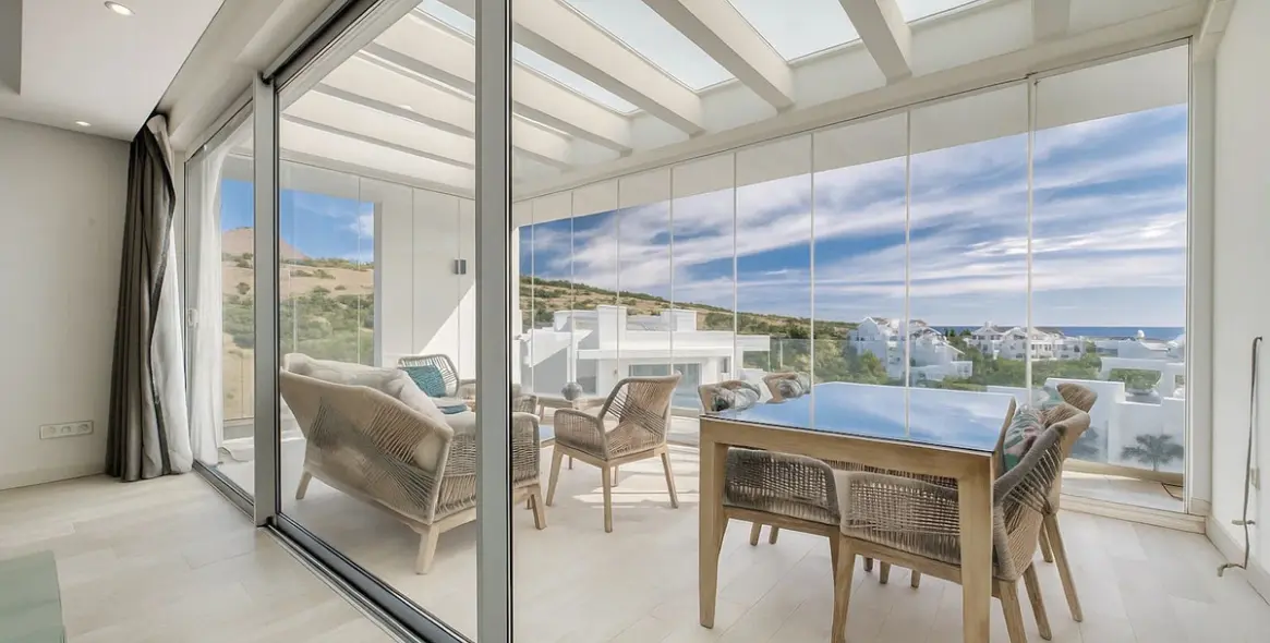 Sale of middle floor apartment in Estepona 4