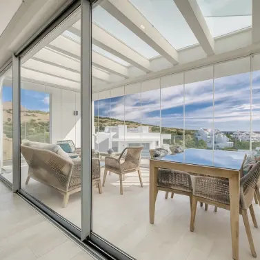 Venta de apartamento en planta media en Estepona