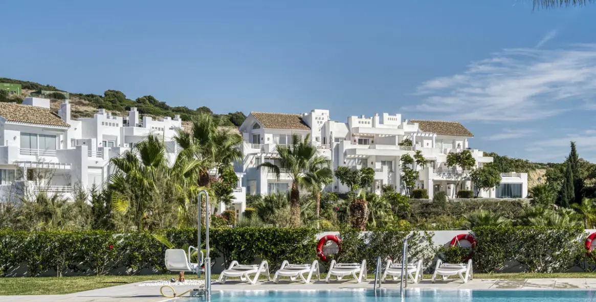 Sale of middle floor apartment in Estepona 20