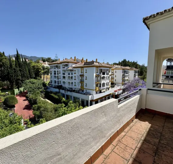 Sale of penthouse in Marbella