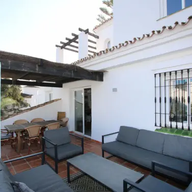 Sale of penthouse duplex in Nueva Andalucía