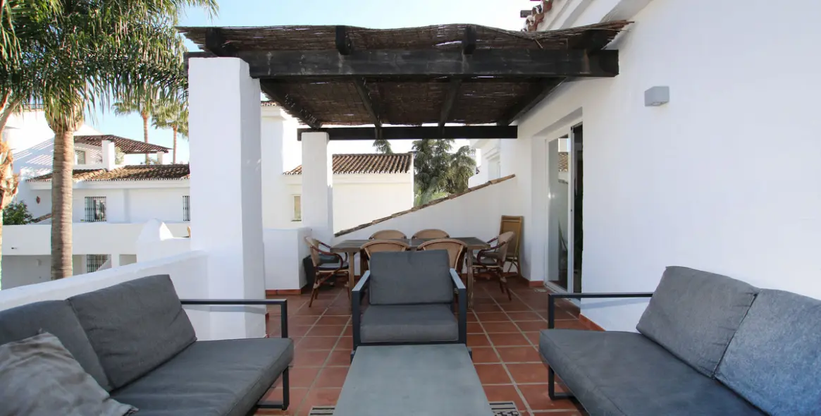 Sale of penthouse duplex in Nueva Andalucía 6