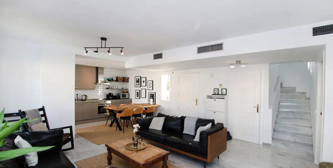 Sale of penthouse duplex in Nueva Andalucía 9