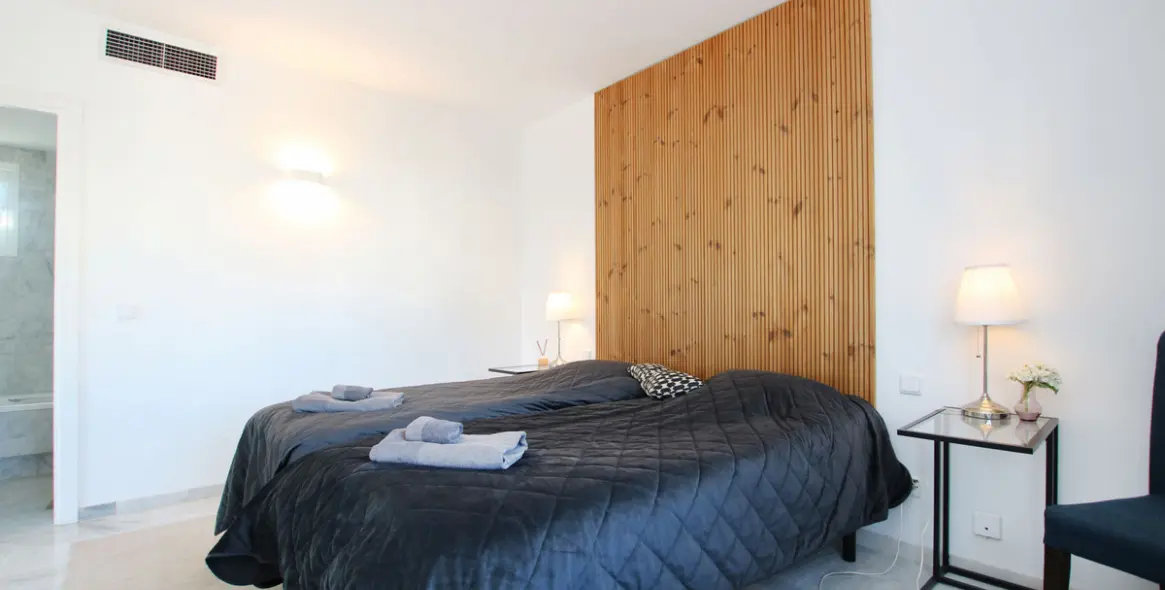 Sale of penthouse duplex in Nueva Andalucía 19