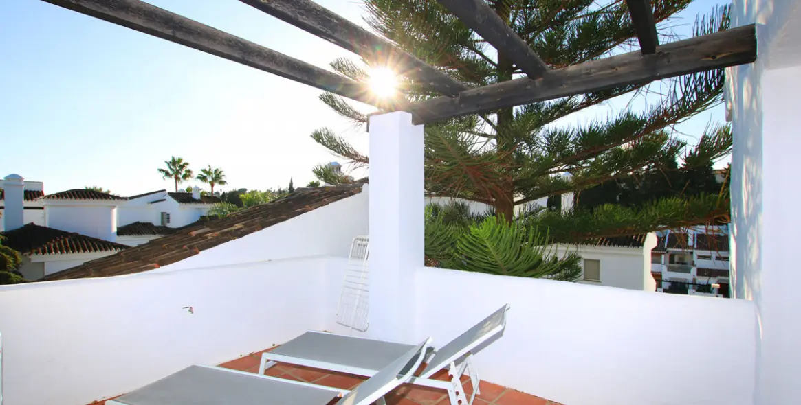 Sale of penthouse duplex in Nueva Andalucía 21