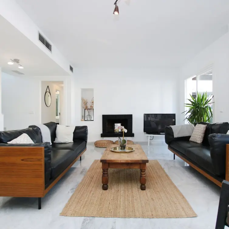 Sale of penthouse duplex in Nueva Andalucía