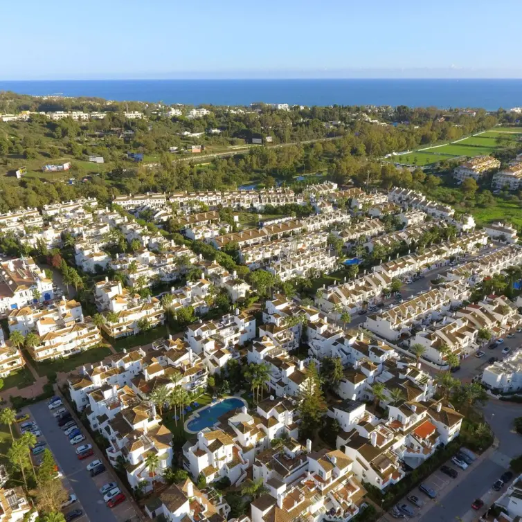 Sale of penthouse duplex in Nueva Andalucía