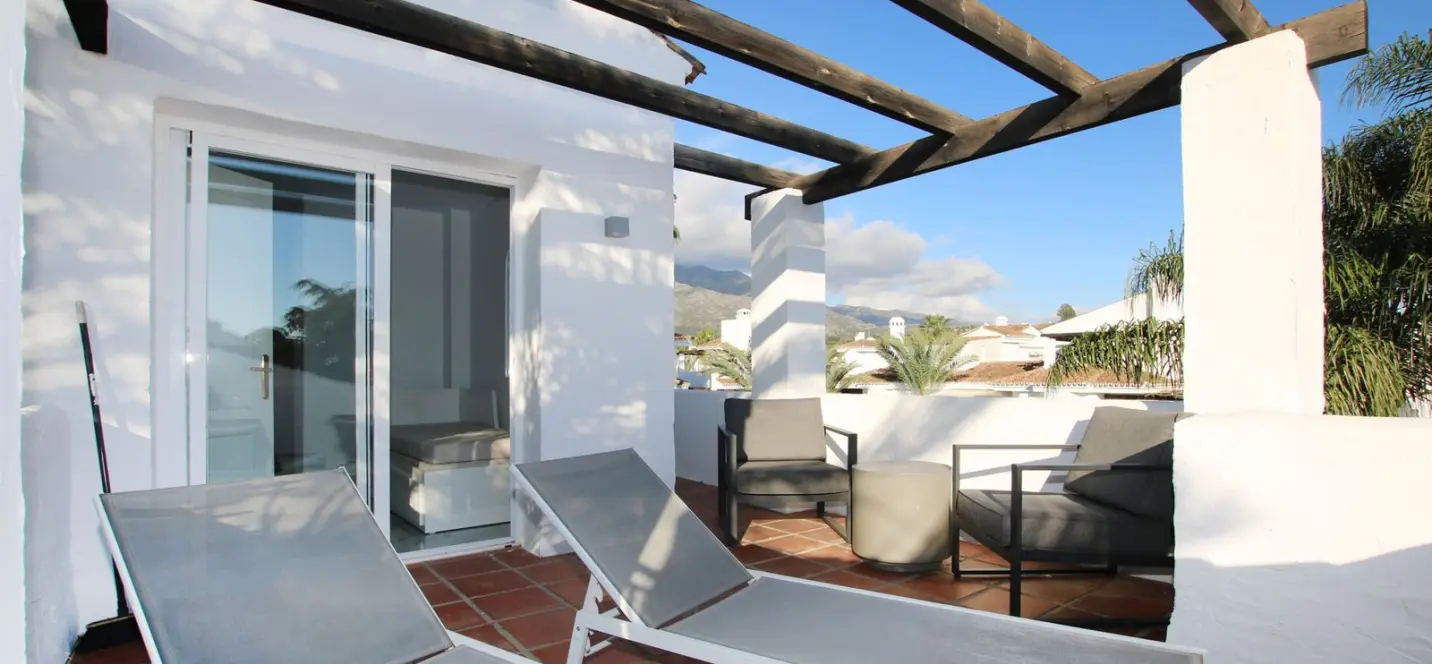 Sale of penthouse duplex in Nueva Andalucía 3