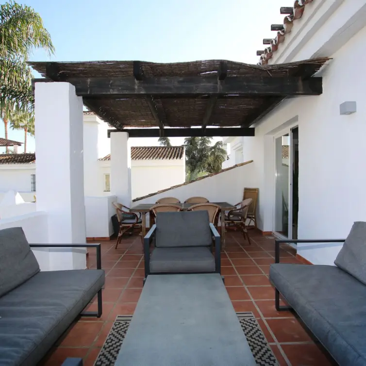 Sale of penthouse duplex in Nueva Andalucía