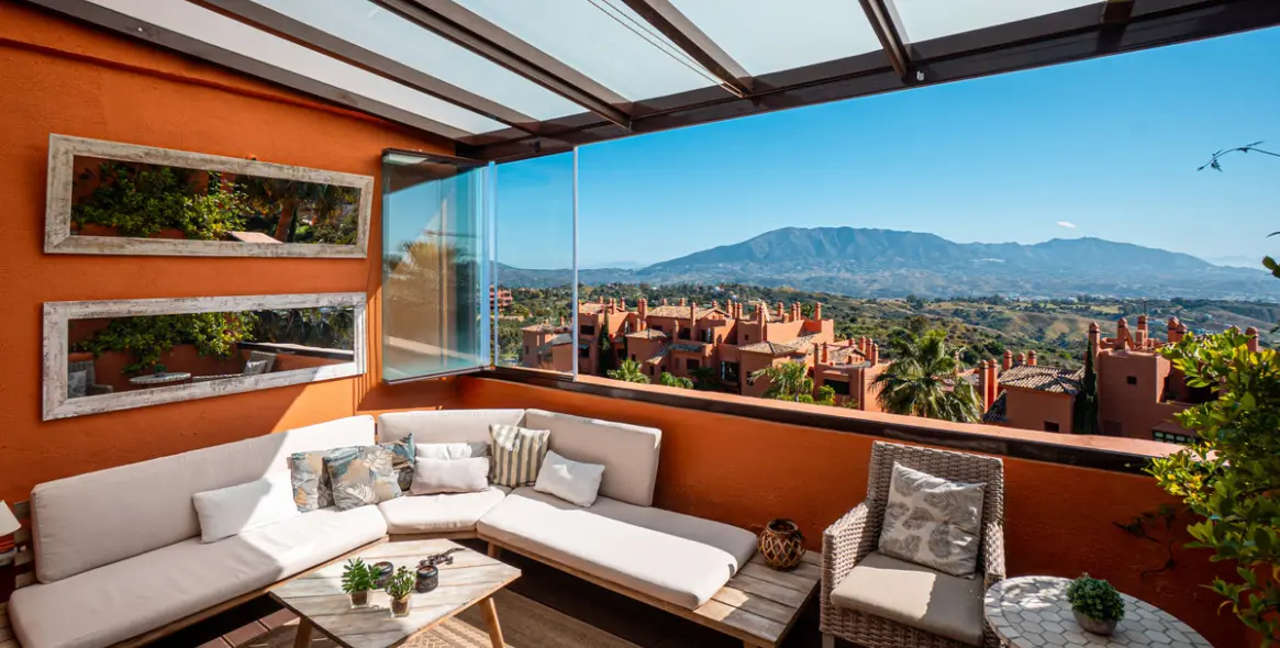 Sale of penthouse duplex in Marbella 1