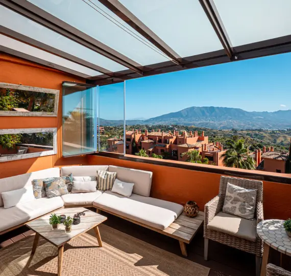 Sale of penthouse duplex in Marbella