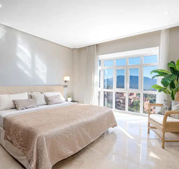 Sale of penthouse duplex in Marbella