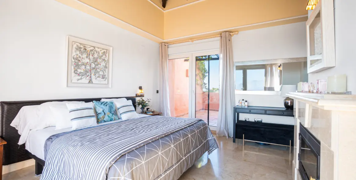 Sale of penthouse duplex in Marbella 12