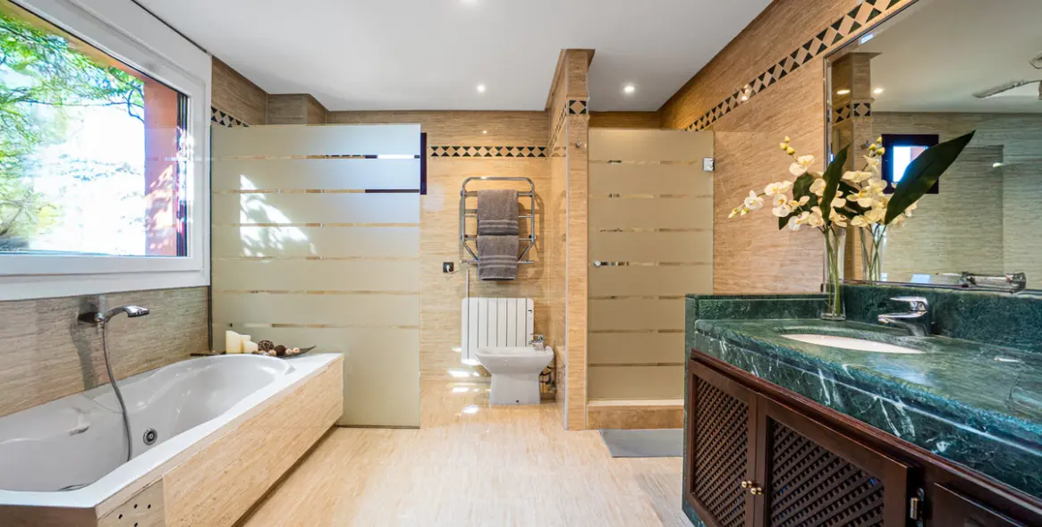 Sale of penthouse duplex in Marbella 14