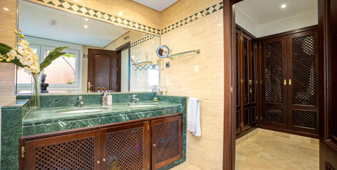 Sale of penthouse duplex in Marbella 15