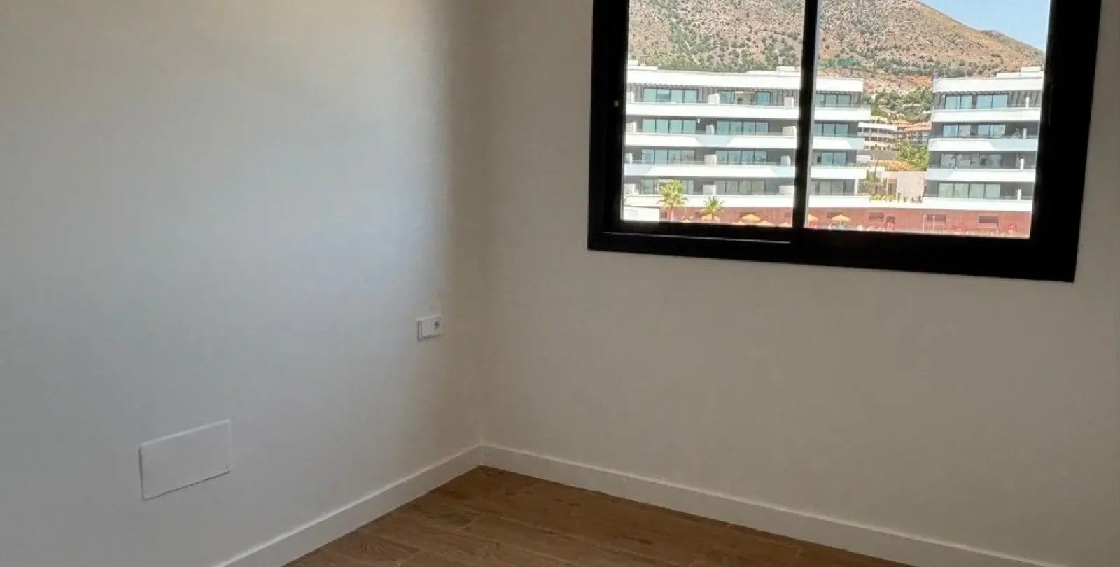 Sale of middle floor apartment in Fuengirola 8