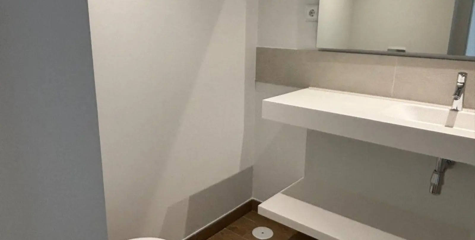 Sale of middle floor apartment in Fuengirola 11