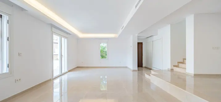 Sale of townhouse in Nueva Andalucía 2