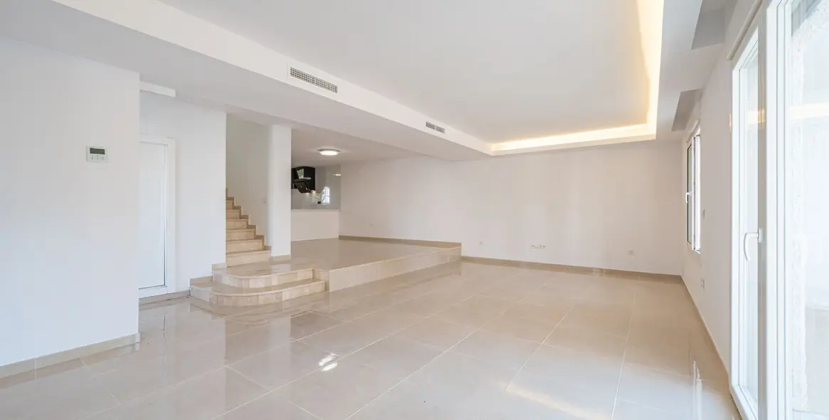 Продажа таунхауса в Nueva Andalucía 5