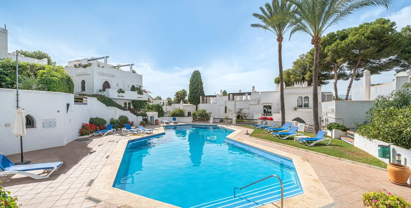 Sale of townhouse in Nueva Andalucía 1