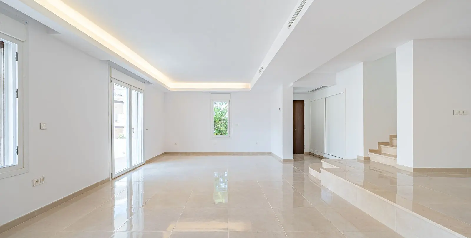Sale of townhouse in Nueva Andalucía 3