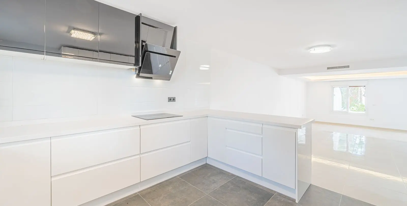Sale of townhouse in Nueva Andalucía 10