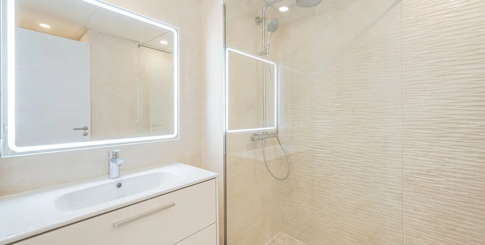 Sale of townhouse in Nueva Andalucía 19