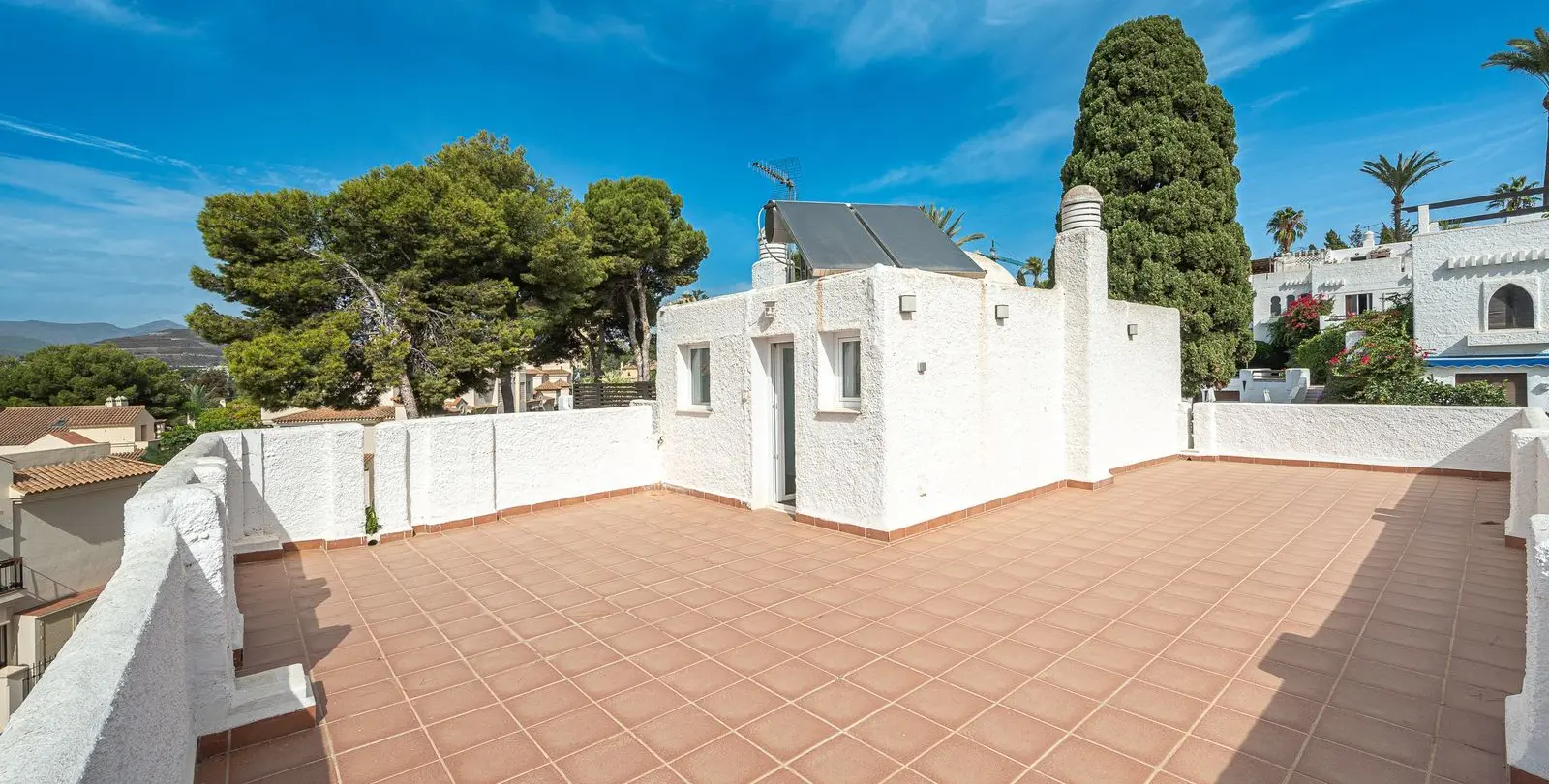 Sale of townhouse in Nueva Andalucía 32