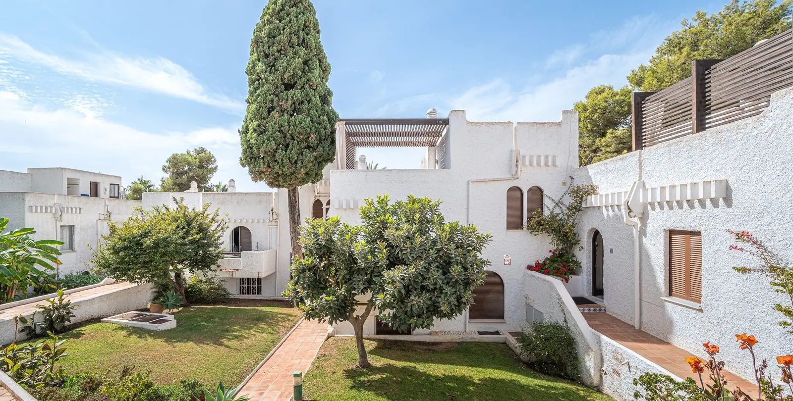 Sale of townhouse in Nueva Andalucía 34